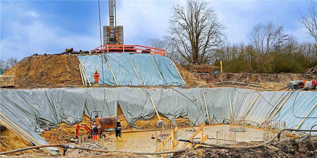 Zwangspause an der Lippebrücke in Ahsen: Ist der Zeitplan in Gefahr? Zwangspause an der Lippebrücke in Ahsen: Ist der Zeitplan in Gefahr?