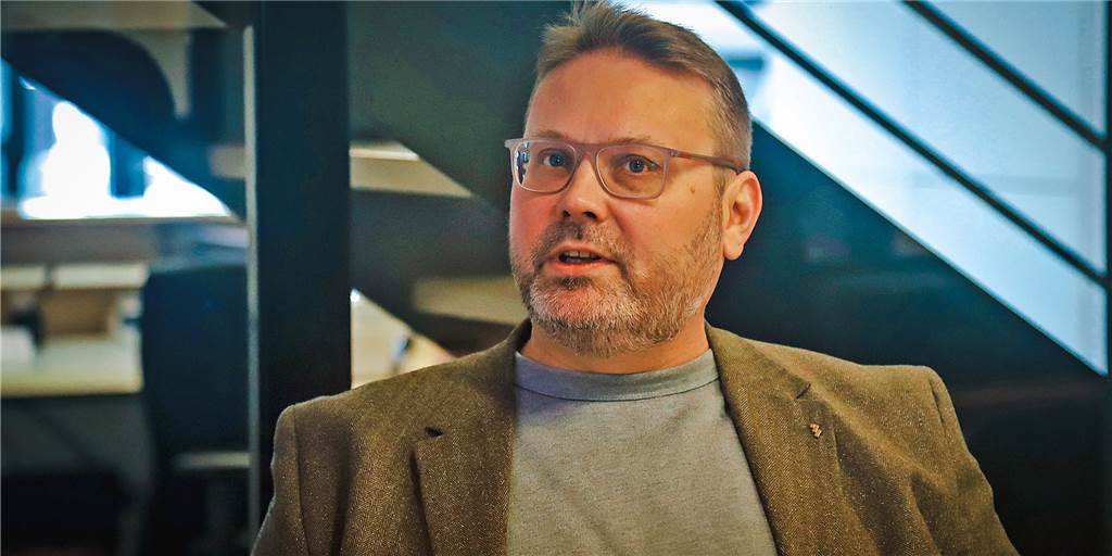 Timon Lütschen, Vorsitzender der Fraktion Bündnis 90/Die Grünen im Kreistag Unna, stellte sich im Interview Fragen zur Abrechnungsaffäre.