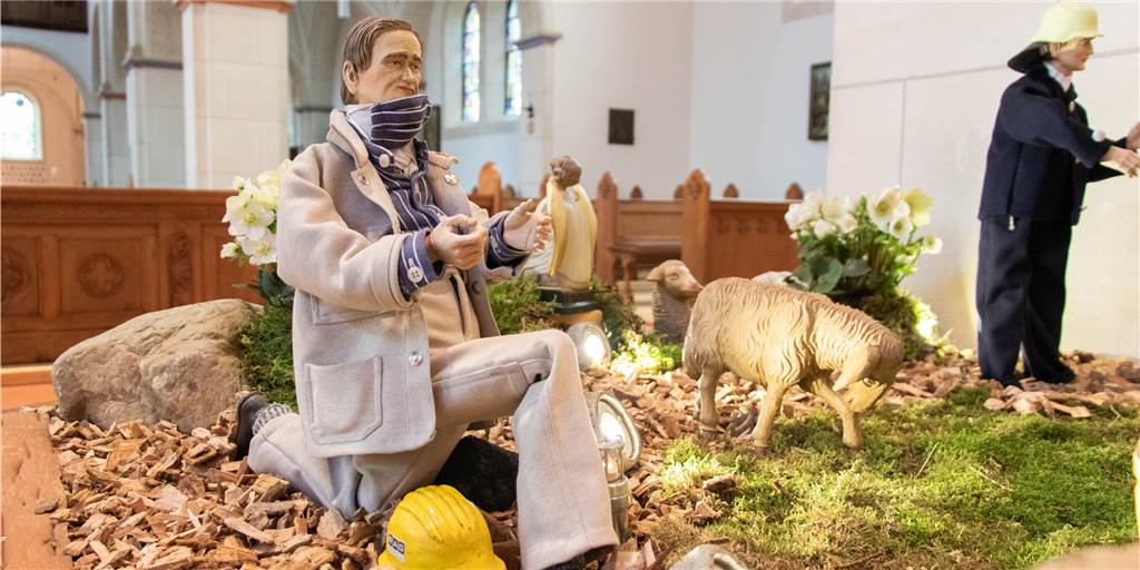 Krippenlandschaft: Kirchhellener spenden mehr als in 2021 Die Krippenlandschaft in der Kirche St. Johannes ist einer der Höhepunkte in der Weihnachts- und Winterzeit. Regelmäßig wird sie durch ortsrelevante Figuren, wie den Bergmann, erweitert.