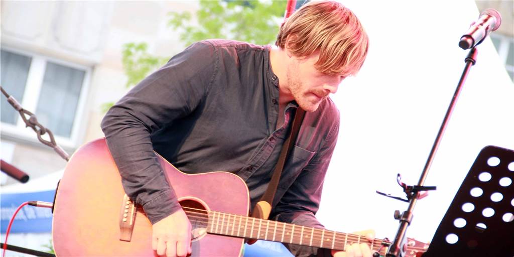 Musiker Steven Wels betreibt jetzt in Castrop-Rauxel Wirtschaftsförderung Steven Wels ist als Musiker in Castrop-Rauxel mehr als bekannt, hat über Jahre auch das Parkbad Süd betrieben. Jetzt gehört er zum Team der neuen Wirtschaftsförderungs- und Stadtteilmanagement-GmbH.