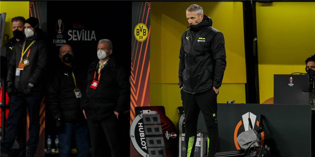 Unruhige Wochen drohen: BVB-Trainer Rose gerät immer mehr in Erklärungsnot Unruhige Wochen drohen: BVB-Trainer Rose gerät immer mehr in Erklärungsnot