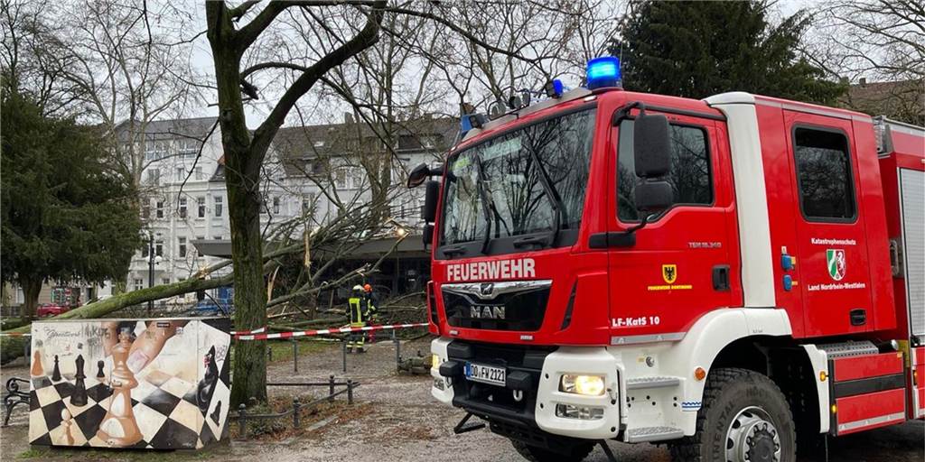 Bilanz zu Sturm Zeynep: 325 Feuerwehr-Einsätze - aber auch Erleichterung Bilanz zu Sturm Zeynep: 325 Feuerwehr-Einsätze - aber auch Erleichterung