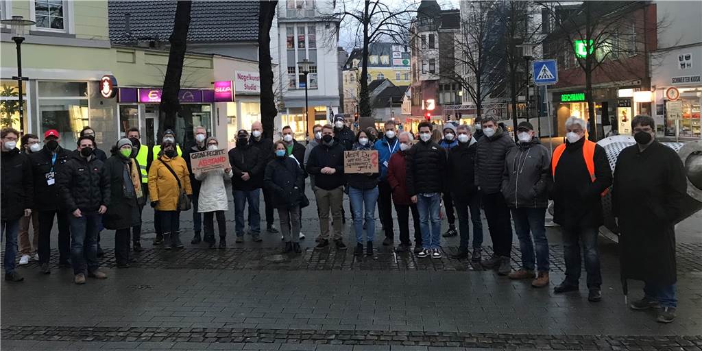 Re-Live-Video: Corona-Spaziergang und Gegendemo am Montagabend in Schwerte
