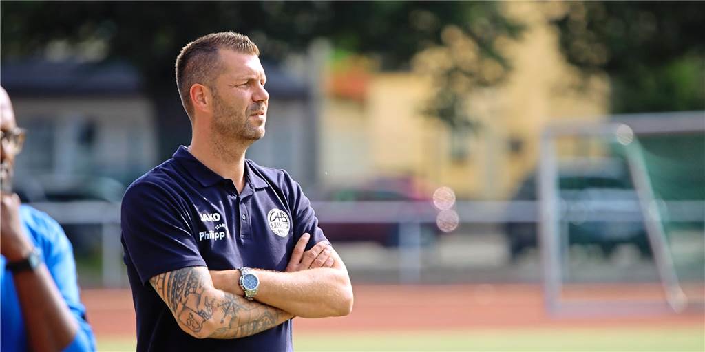 Transferpoker gewonnen: VfB Waltrop verpflichtet vierten Castrop-Rauxeler „Knaller“ Marco Taschke, aktuell noch Trainer der U19-Landesligamannschaft des VfB Waltrop, hat mittlerweile den vierten Neuzugang aus Castrop-Rauxel für die neue Saison vorgestellt.