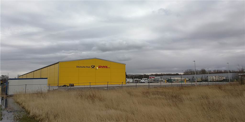 Neues DHL-Zentrum kurz vor Start: DHL verspricht rasante Paket-Zustellung Dem ein oder anderen Autofahrer wird es bereits aufgefalllen sein: Im Ickerner Industriegebiet entsteht ein großer DHL-Stützpunkt.