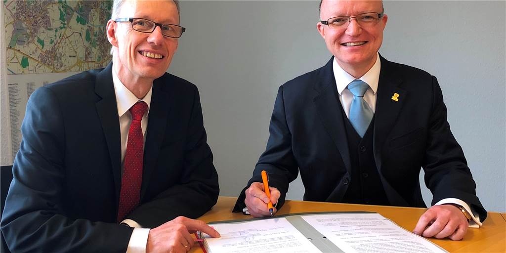 Interims-Wirtschaftsförderer bestellt - Lüner Bürgermeister skeptisch Das Archivbild zeigt Lünens ehemaligen Wirtschaftsförderer Eric Swehla (r.) und seinen vorläufigen Nachfolger Dr. Michael Dannebom, der außerdem noch bis zum Sommer dieses Jahres zweiter Geschäftsführer der Wirtschaftsförderung Kreis Unna (WFG) ist.