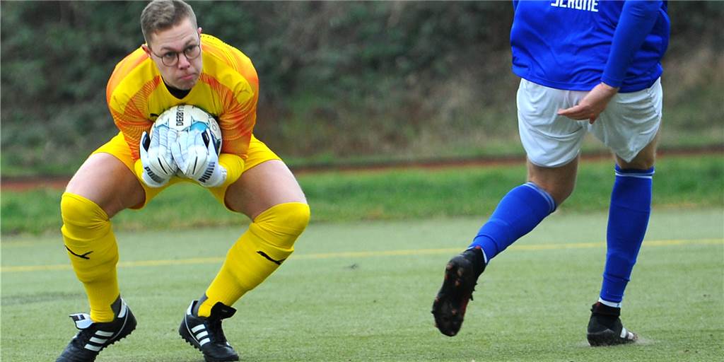 Holzpfosten Schwerte: Torwart erinnert sich trotz 0:6-Packung gerne an das Hinspiel Holzpfosten Schwerte: Torwart erinnert sich trotz 0:6-Packung gerne an das Hinspiel