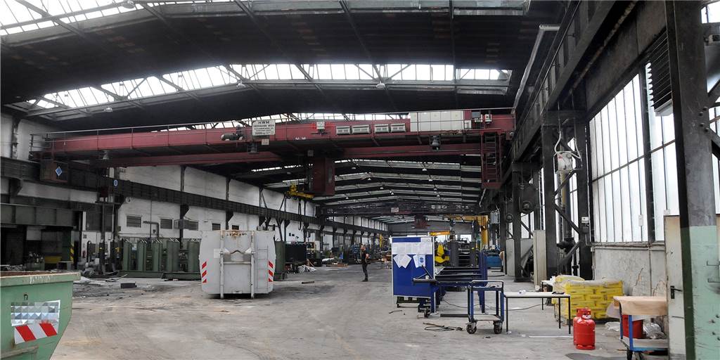 Pächter für Hoesch-Ziehwerk gefunden: Mittelfristig 50 Arbeitsplätze In die riesige Doppel-Halle des früheren Hoesch-Ziehwerks, deren Maschinen im Sommer ausgeräumt worden sind, zieht ein neues Unternehmen ein.