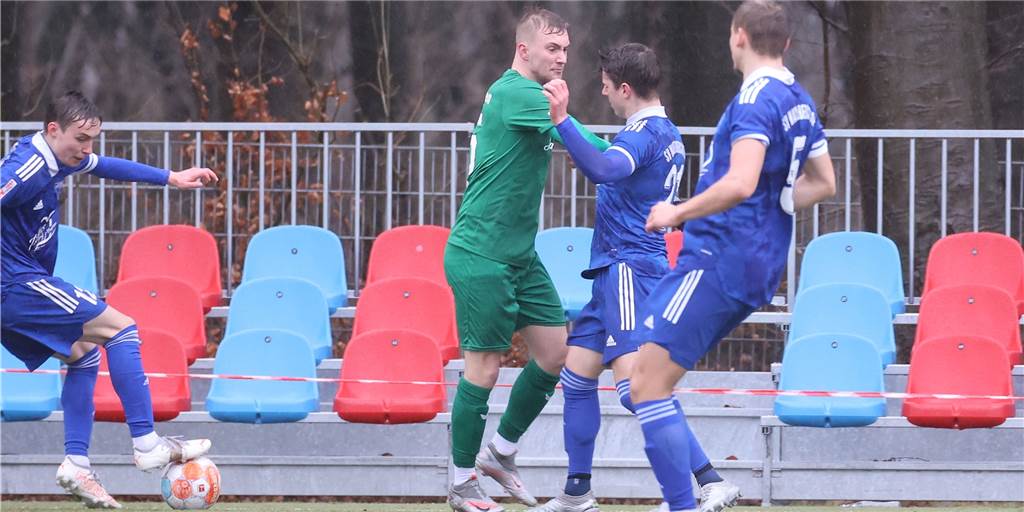 Neue Tribüne: Bauleiter des SV Wacker Obercastrop hat bereits Häuser gebaut