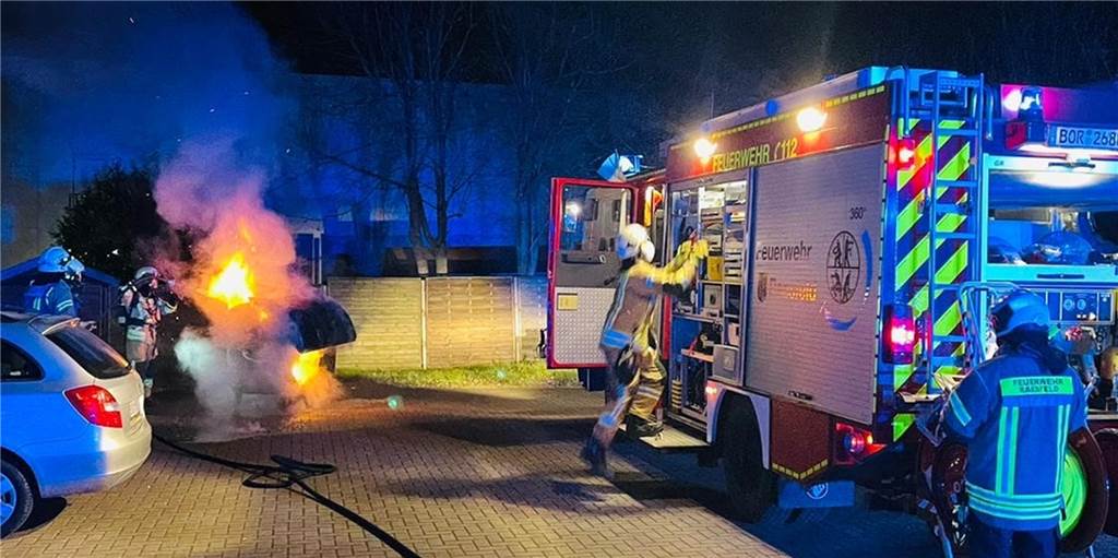 Feuerwehr-Einsatz im Gewerbegebiet: Brandursache steht fest Zu einem brennenden Müllcontainer wurde die Feuerwehr Raesfeld in der Nacht zu Freitag gerufen.