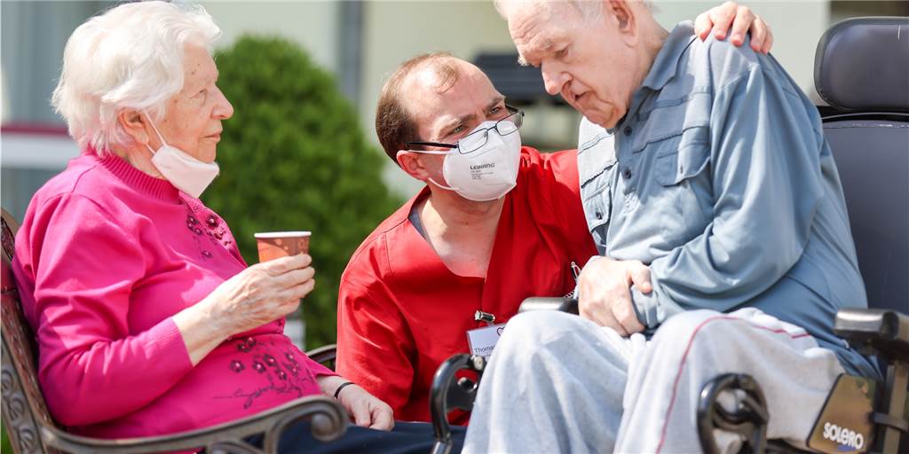 Verschärft die Impfpflicht die Pflegesituation in Dortmund? Wer nicht gegen das Coronavirus geimpft oder von einer Infektion genesen ist, darf bald nicht mehr in Pflegeberufen arbeiten.