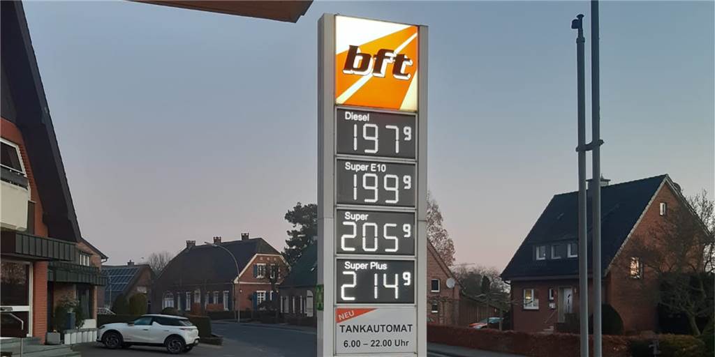 Benzin-Preise in Ascheberg: Hier finden Sie die immer aktuelle Preis-Übersicht Eine Tafel mit Benzinpreisen der bft-Tankestelle.