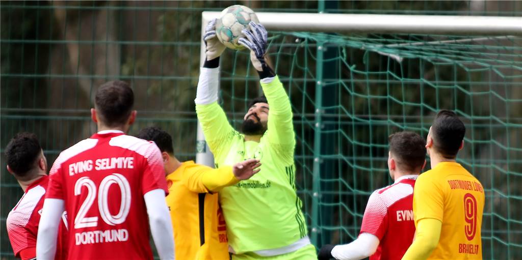 Verrückte Kreisliga: Gleich zwei Dortmunder Schwergewichte rutschen im Aufstiegskampf aus Verrückte Kreisliga: Gleich zwei Dortmunder Schwergewichte rutschen im Aufstiegskampf aus