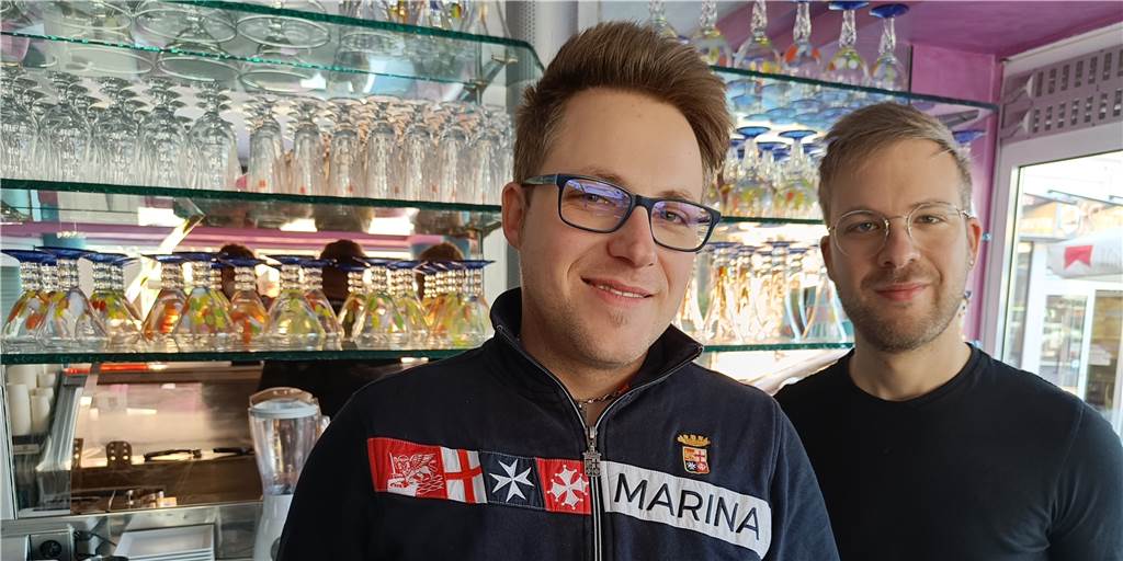 Neue Eisdiele öffnet am Dienstag in Castroper Toplage Die Brüder Vincenzo (links) und Giuseppe Floridia sind die Inhaber des neuen "Eiscafé Avola", das am Dienstag (8.3.) am Münsterplatz in Castrop-Rauxel eröffnet.
