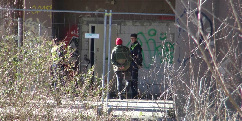 Höhenretter im Einsatz auf dem Kronenturm in Dortmund Personen lösten am Dienstag einen Einsatz am Kronenturm aus.