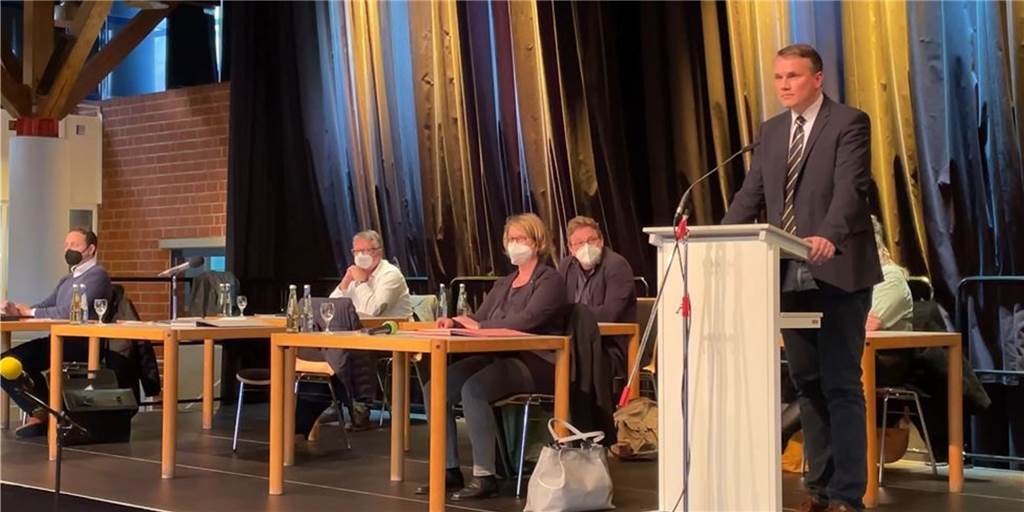 Blackout, Cyber-Attacken: Dorstens Bürgermeister rechnet mit harten Zeiten (mit Video) Bürgermeister Tobias Stockhoff hat die Dorstener eindringlich auf die Herausforderungen der Zukunft vorbereitet. Sie werden auch viel Geld kosten.