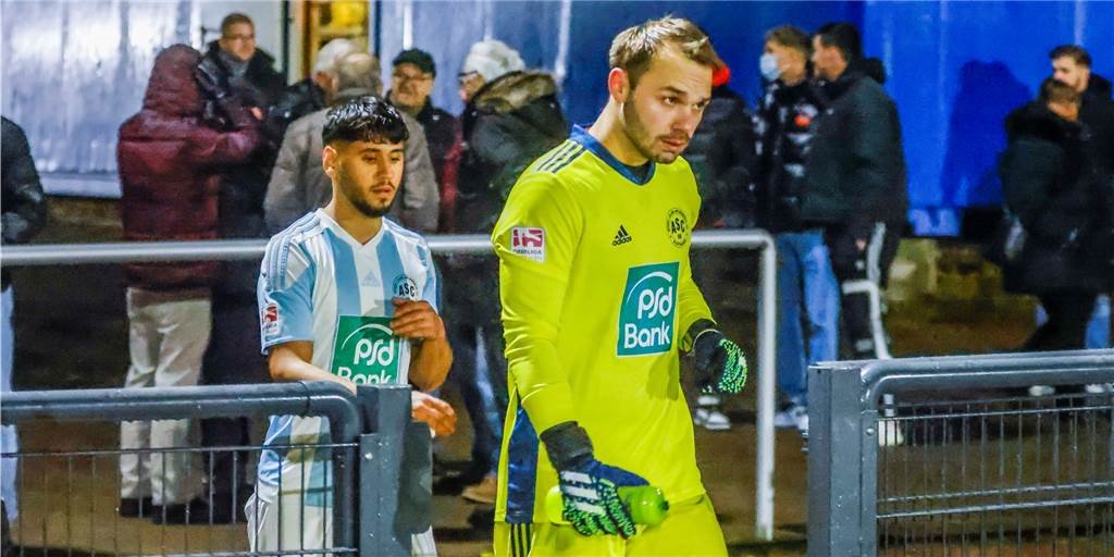 Schlimme Diagnose: Für Aplerbecks Torwart Jan Held ist die Saison gelaufen Schlimme Diagnose: Für Aplerbecks Torwart Jan Held ist die Saison gelaufen