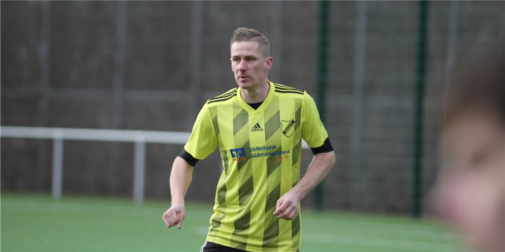 Doppelpack bei Rückkehr: Spieler von Westfalia Vinnum drohte das Saisonaus Westfalia Vinnums Spielertrainer Dennis Gerleve durfte am Sonntag gegen die DTSG Herten einen Langzeitverletzten wieder im Kader begrüßen.