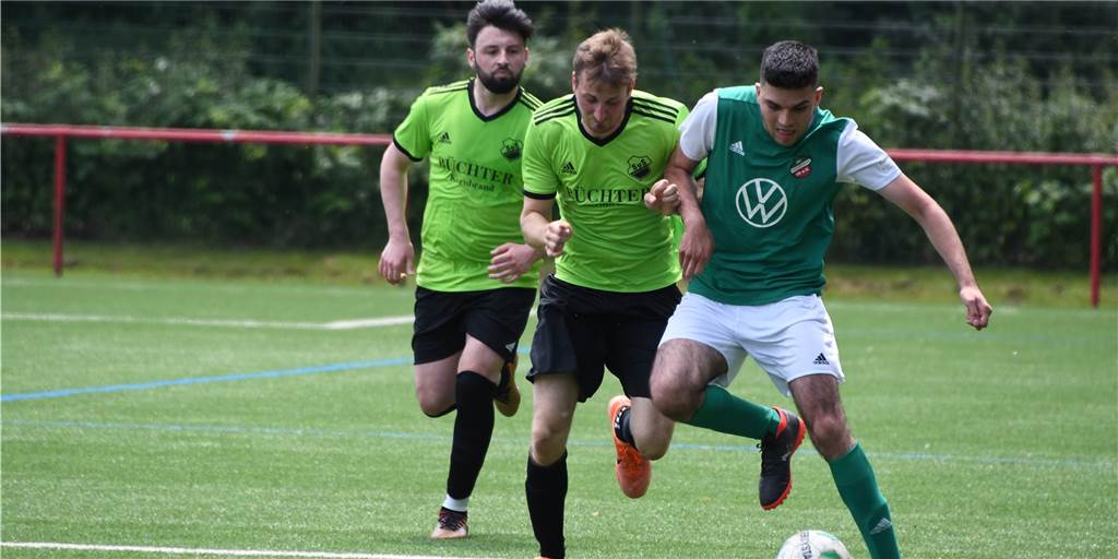 Spielbericht manipuliert? Kreisliga-Partie mit Toren alle 90 Sekunden - mit nur zwei Torschützen Spielbericht manipuliert? Kreisliga-Partie mit Toren alle 90 Sekunden - mit nur zwei Torschützen