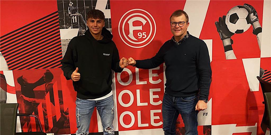 Maxim Schröder im Interview: „Weg in die 2. Liga vielleicht dort ein bisschen einfacher“ Maxim Schröder (l.) hat einen Vertrag bei Fortuna Düsseldorf unterschrieben, wo er ab Sommer in der Regionalliga-Mannschaft erste Schritte im Seniorenfußball gehen soll.