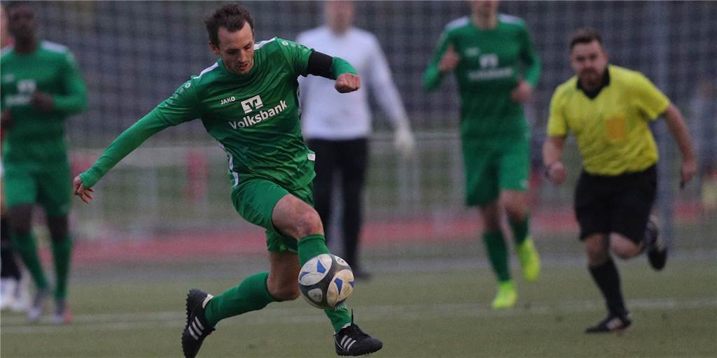 Derby-Verletzung zwingt SuS Olfen-Spieler zur Pause – Grund ist ein Zweikampf mit Marvin Böttcher Marvin Böttcher hatte an der Verletzung eines Mitspielers unfreiwillig Anteil.