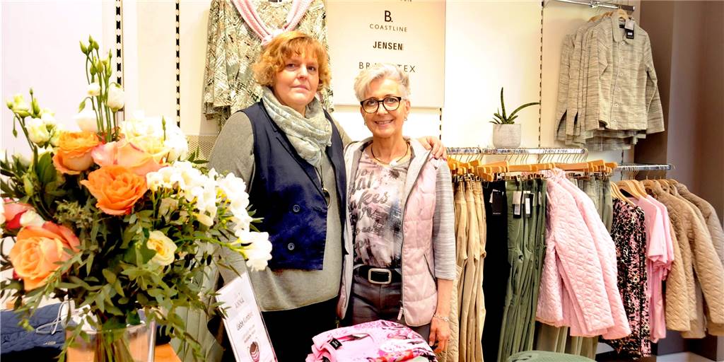 Mit Sabine Broy (l.) und Iris Biermann begrüßen bekannte Gesichter die Kundinnen in der neuen Boutique. Beide waren - genauso wie ihre dritte Kollegin - vorher schon für Gina Laura tätig.