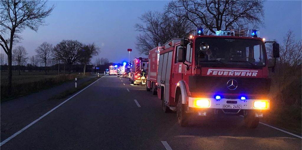 B70: 19-jähriger Motorradfahrer aus Alstätte tödlich verunglückt Ein schwerer Verkehrsunfall hat sich auf der Baumwollstraße zwischen Vreden und Alstätte ereignet. Die Straße blieb für die Zeit der Unfallaufnahme gesperrt.