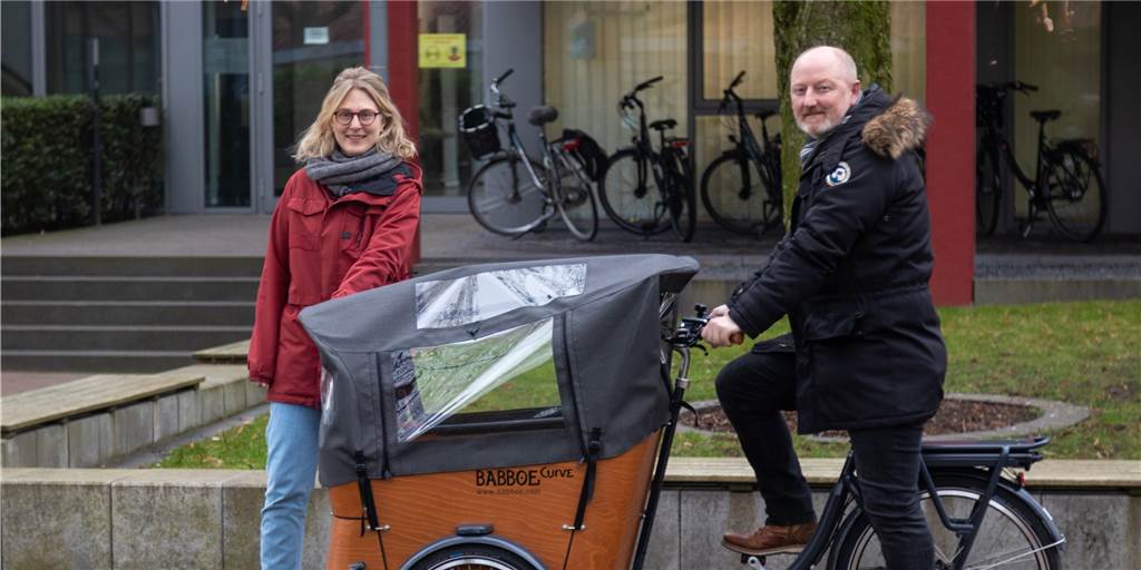 „Schlingefietse“ soll so schnell wie möglich „auf die Schiene“ gebracht werden Das Rad wird nun noch mit seinem Namen versehen, dann soll es an den Start gehen. Ein weiterer Baustein für den Klimaschutz, meinen Pauline Thesing und Markus Lask seitens der Gemeindeverwaltung.
