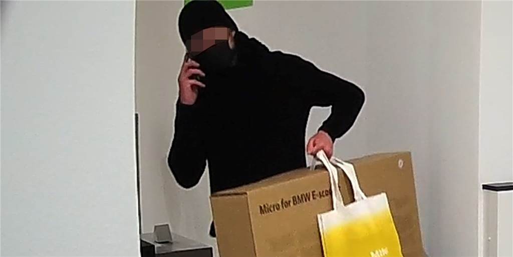 Keine Hemmschwelle? Aufhaus-Dieb (28) will unter Alkohol gestanden haben Immer wieder hatte die Kamera den Ladendieb auf frischer Tat aufgezeichnet. Für drei Diebeszüge im Aufhaus wurde der 28-jährige Ahauser am Freitag verurteilt. Weitere Verfahren stehen noch aus.
