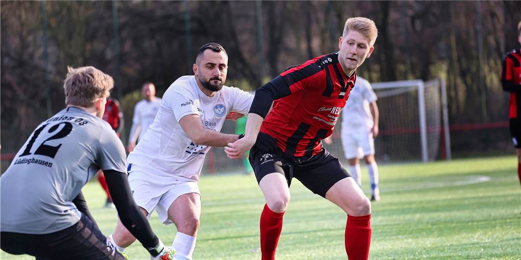 Mit Sieg in Kirchderne: FC Castrop-Rauxel hat vor Derby-Wochen Rang fünf erobert Mit Sieg in Kirchderne: FC Castrop-Rauxel hat vor Derby-Wochen Rang fünf erobert