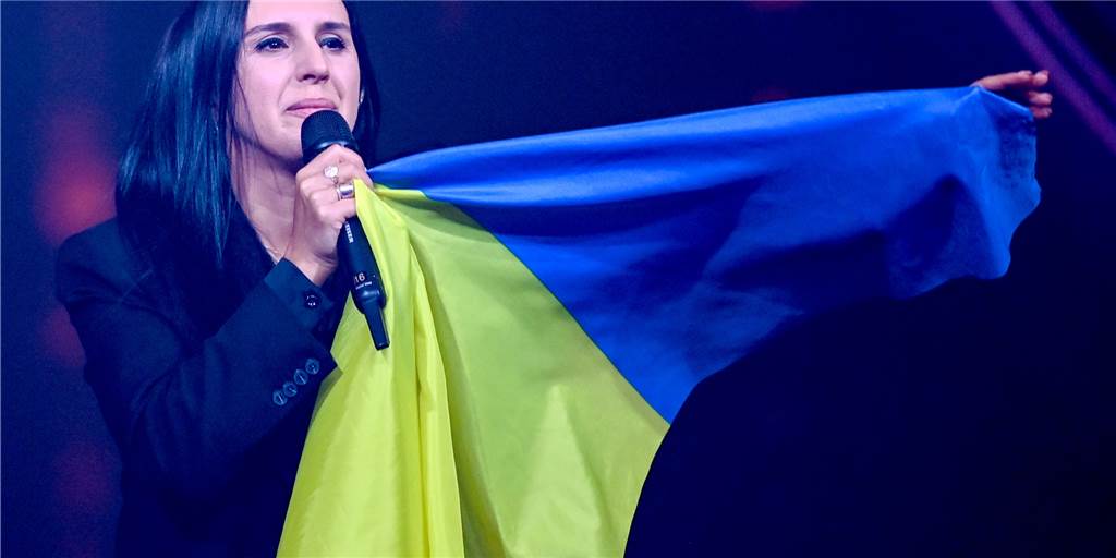 „Sie kamen, um uns zu töten“: ESC-Siegerin Jamala über ihre Flucht aus Kiew Die ukrainische Sängerin Jamala, steht bei der Show "Germany 12 Points - der deutsche ESC-Vorentscheid" auf der Bühne. Die ESC-Gewinnerin floh mit ihren Kindern aus der Ukraine. Die Musikerin gewann 2016 mit dem Song "1944" den 61. Eurovision Song Contest.