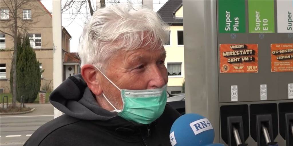 Für Tankwart Norbert Schulte aus Wickede ist ein angedachter Tankrabatt keine optimale Lösung.