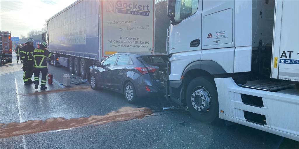 A2 bei Dortmund war nach Unfall lange gesperrt: Auto eingeklemmt A2 bei Dortmund war nach Unfall lange gesperrt: Auto eingeklemmt