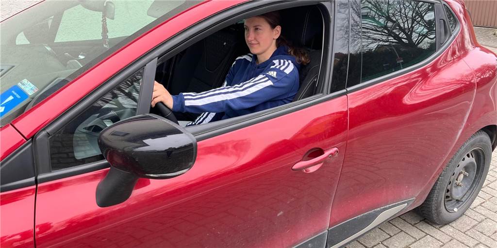 Wegen hoher Spritpreise: Spielerin des BSV Heeren erwägt sogar Vereinswechsel Klaudia Kosmalska vom BSV Heeren hat als Pendlerin mit den hohen Spritpreisen zu kämpfen.