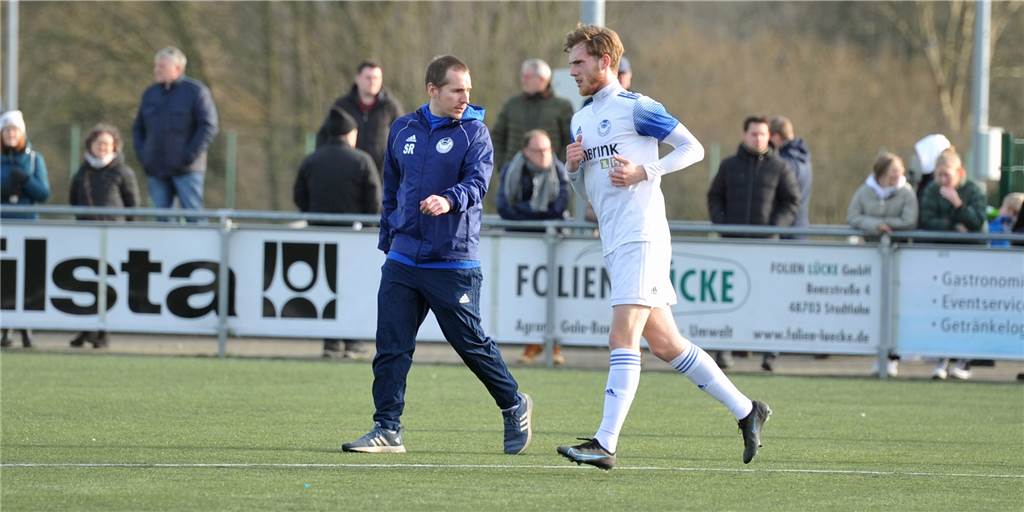 Schon fünf Mal abgesagt: TuS Wüllen gegen SuS Stadtlohn wird zum Running Gag Trainer Stefan Rahsing (l.) und der SuS Stadtlohn müssen abermals einen neuen Termin für das Spiel beim TuS Wüllen finden.