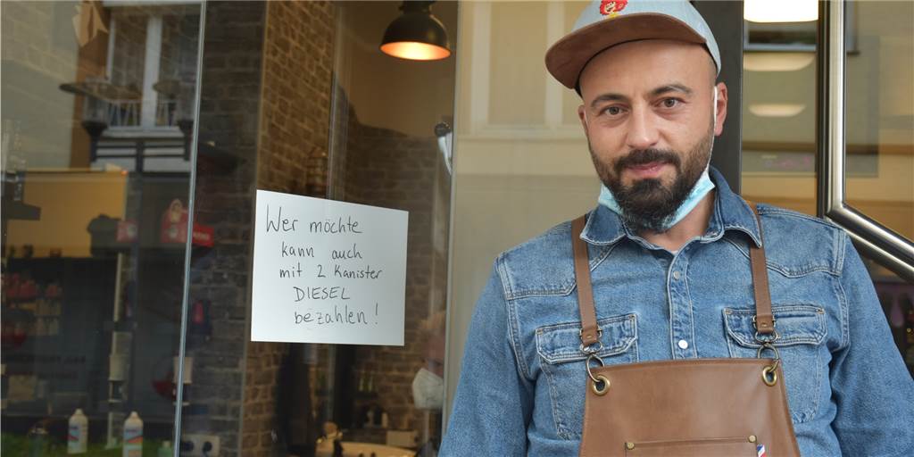 Friseur in Castrop-Rauxel wirbt: Kunden können mit Diesel bezahlen Yunus Aydins Angebot ist nicht hundertprozentig ernst gemeint.