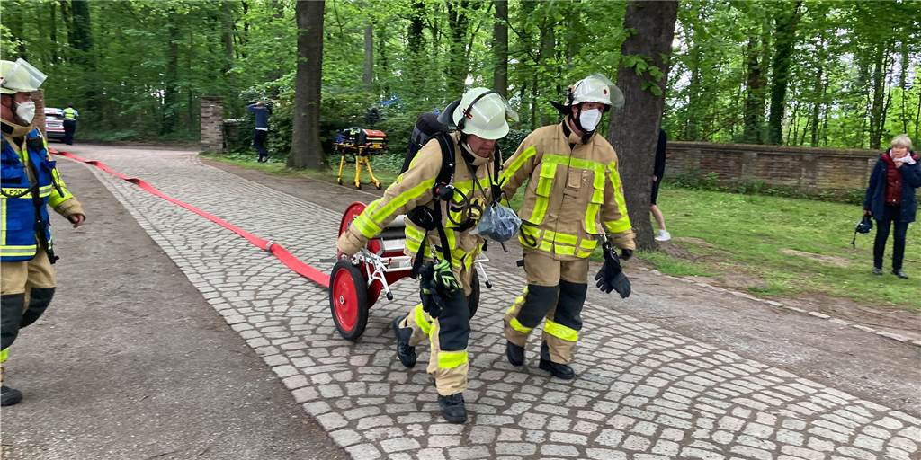 Bilanz 2021: Mehr Einsätze für Lüner Feuerwehr und Rettungsdienst Die Bilanz der Feuerwehr für das Jahr 2021 zeigt: Es gab mehr Einsätze als im Vorjahr. Ein Kaminbrand auf dem Hof Schulze Wethmar beispielsweise beschäftigte die Feuerwehr am 16. Mai mehrere Stunden.