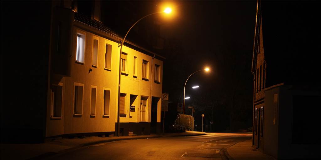 Licht aus: Stromausfall erwischte Selm und Nordkirchen in der Nacht In Teilen von Selm und Nordkirchen kam es am frühen Sonntagmorgen zu Stromausfällen. Um 4.38 Uhr leuchteten die Laternen wieder in Bork, wie hier an der Waltroper Straße.