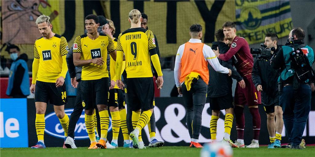 BVB-Systemumstellung fruchtet - doch die Offensive agiert in Köln ideenlos BVB-Systemumstellung fruchtet - doch die Offensive agiert in Köln ideenlos