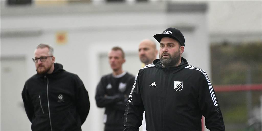 SG Victoria/SF spielt gegen Marokko Herne mit 13 Gelben Karten, zweimal Gelb-Rot - und 110 Minuten SG Victoria/SF spielt gegen Marokko Herne mit 13 Gelben Karten, zweimal Gelb-Rot - und 110 Minuten