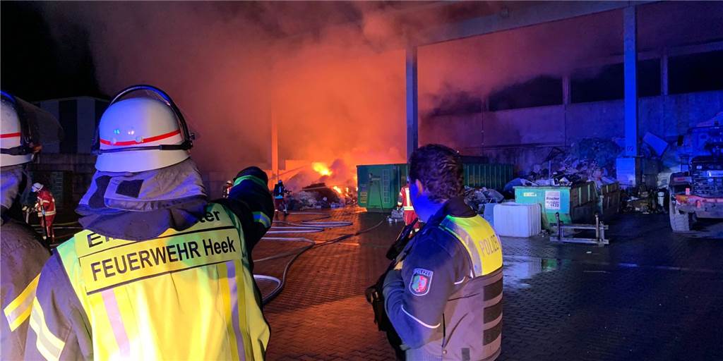 Das Feuer bei der Firma Büsche löste einen Vollalarm für die Heeker Feuerwehr aus.