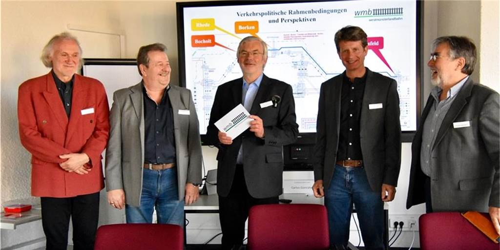 Westmünsterlandbahn will Strecke Bocholt-Rhede für 25 Millionen Euro realisieren Erläuterten ihre Ziele zur Realisierung der Bahnstrecke Bocholt-Rhede – die Gesellschafter der Westmünsterlandbahn (WMB, von links) Antonius Mayland, Michael Nyenhuis, Dr. Andreas Klöcker, Frank Büning sowie Hermann Altenbeck.