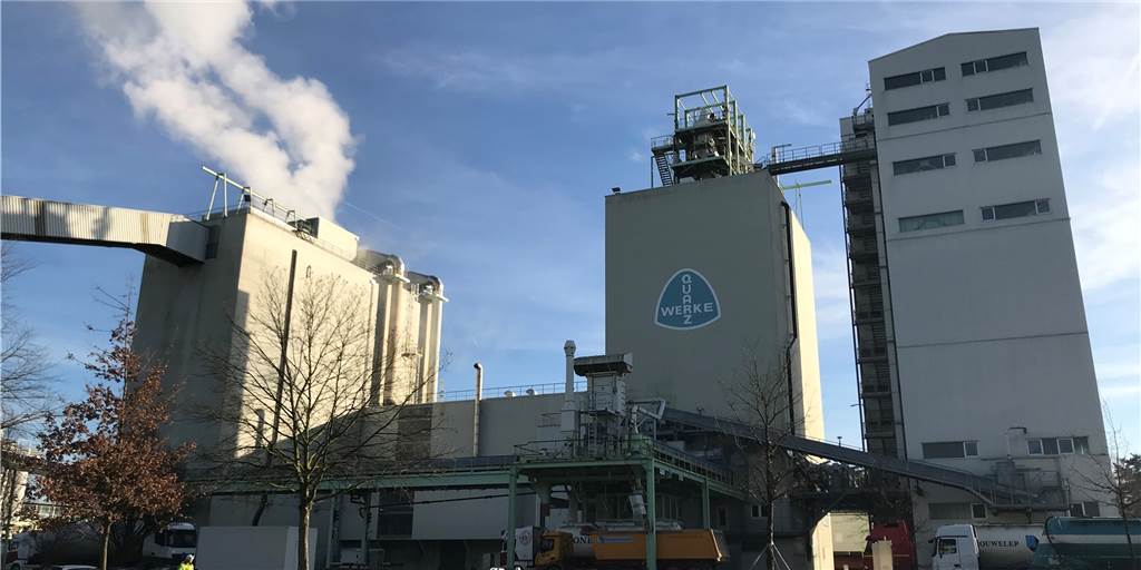Quarzwerke in Haltern, Ukraine und Russland: Produktion steht teilweise still Die Quarzwerke mit dem Siebturm