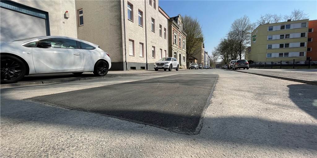 Tagesbrüche sind verfüllt – doch es droht eine noch größere Baustelle Verfüllt sind zwei Tagesbrüche im Dortmunder Westen. Die Straße muss aber noch mal aufgerissen werden.