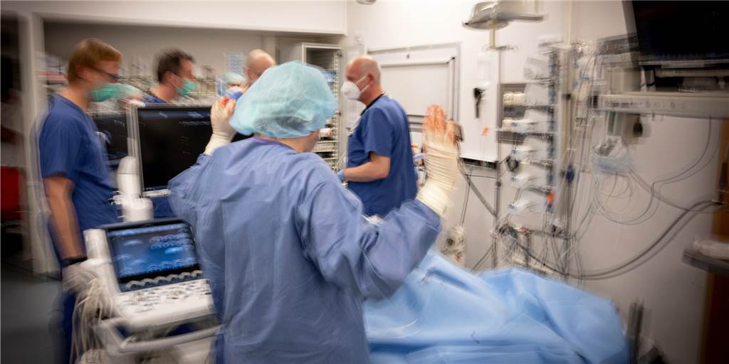 Angespannte Corona-Lage in Krankenhäusern in NRW: Wie sieht es in Werne aus? Wegen Personalmangel durch Corona müssen in NRW planbare Operationen verschoben werden. Passiert das auch im St. Christophorus Krankenhaus in Werne?