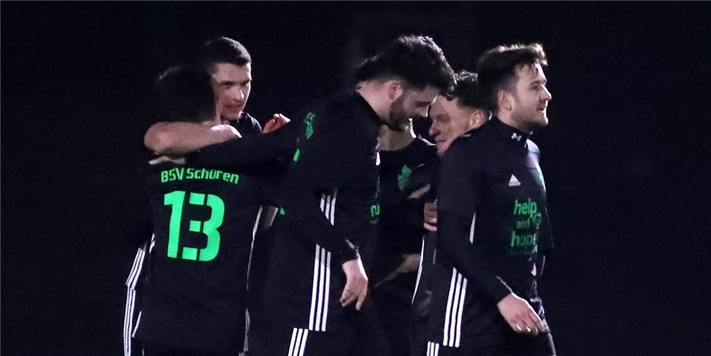 BSV Schüren schießt im Nachholspiel den Ex-Trainer Dimitrios Kalpakidis ab BSV Schüren schießt im Nachholspiel den Ex-Trainer Dimitrios Kalpakidis ab