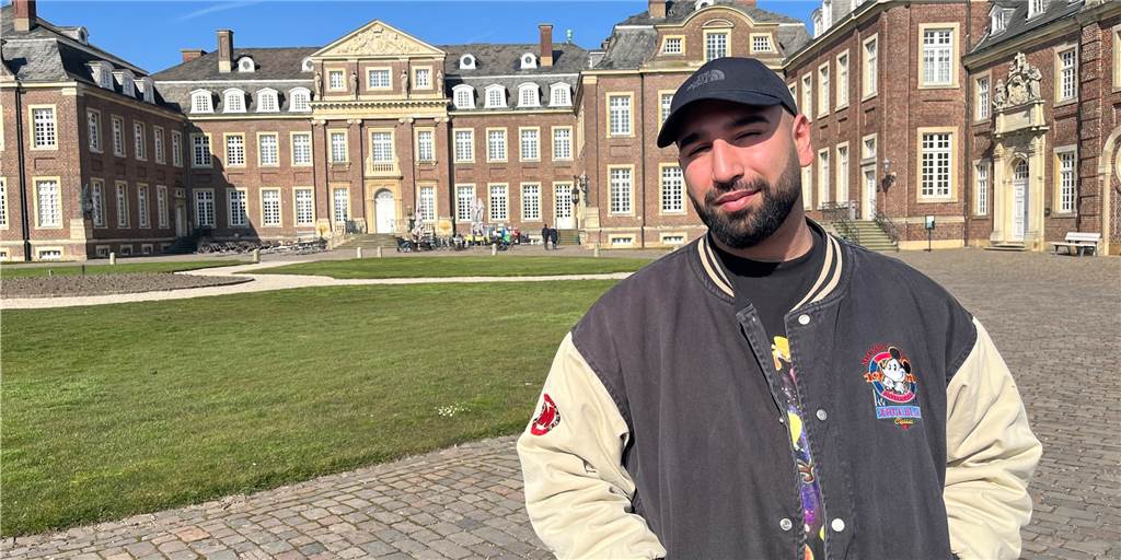 Rap am Schloss Nordkirchen: Zwischenfall beim Videodreh geht viral Der Rapper Cem Eroglu alias „Cemo45“ hat am Schloss Nordkirchen für eines seiner Musikvideos gedreht. Daraus ist nun ein viraler TikTok-Beitrag geworden.