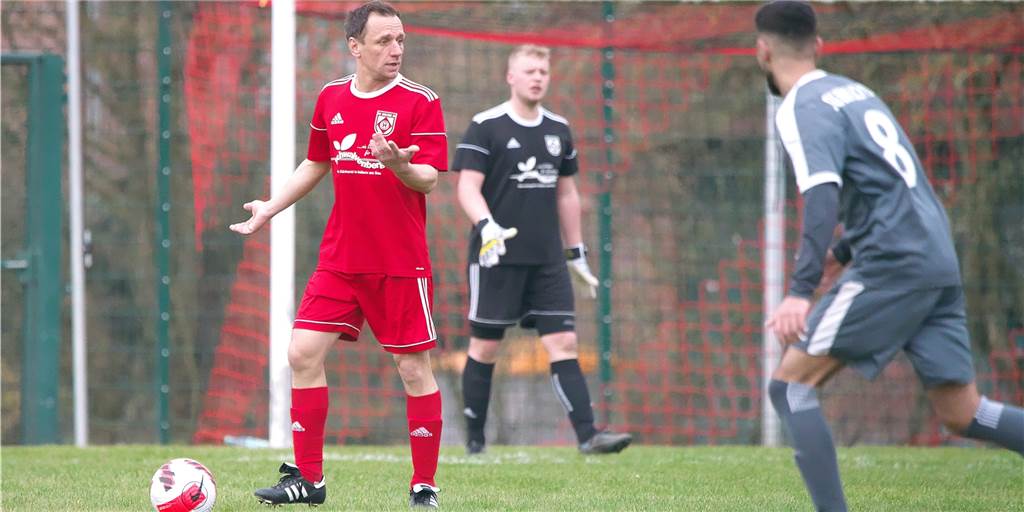 Hullern trotzt bitteren Ausfällen und hätte auch höher gewinnen können Kay Trzaskawka und der SV Hullern feierten einen Sieg beim SV Westerholt II.