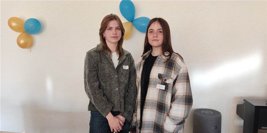 Hilfe für Ukrainerinnen: „Wir werden so herzlich aufgenommen“ (mit Video) Nastia Pinkevich (20, l.) und Daria Soroka (17) sind aus der Ukraine geflüchtet und besuchen das interkulturelle Frauencafé. „Wir werden hier so herzlich aufgenommen“, sagt Pinkevich.