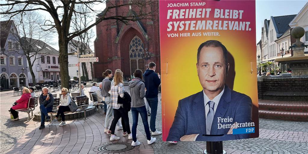 Erste Wahlplakate in Haltern: Eins muss vor der Wahl wieder abgenommen werden Erste Wahlplakate in Haltern: Eins muss vor der Wahl wieder abgenommen werden